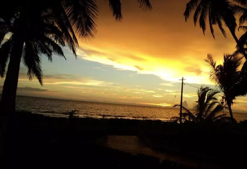 Club 7 Beach Resort