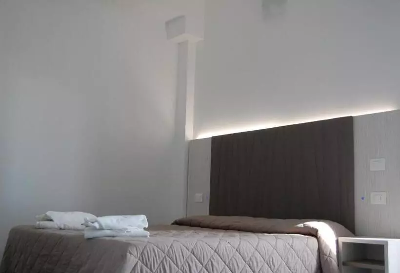 هتل Aurora