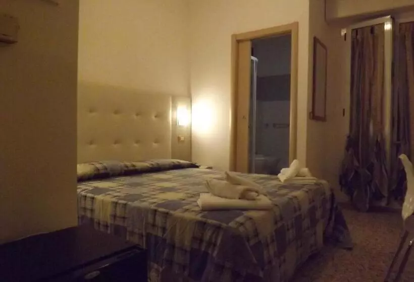 هتل Aurora