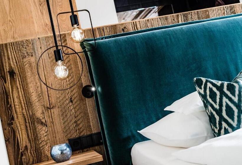 בית מלון כפרי Der Mesnerwirt   4 Superior   Meran 2000