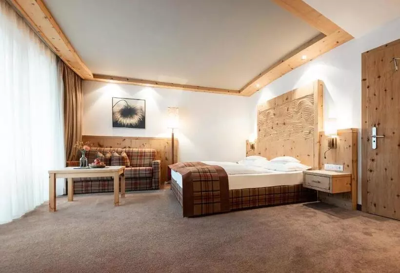 ホテル Der Mesnerwirt   4 Superior   Meran 2000