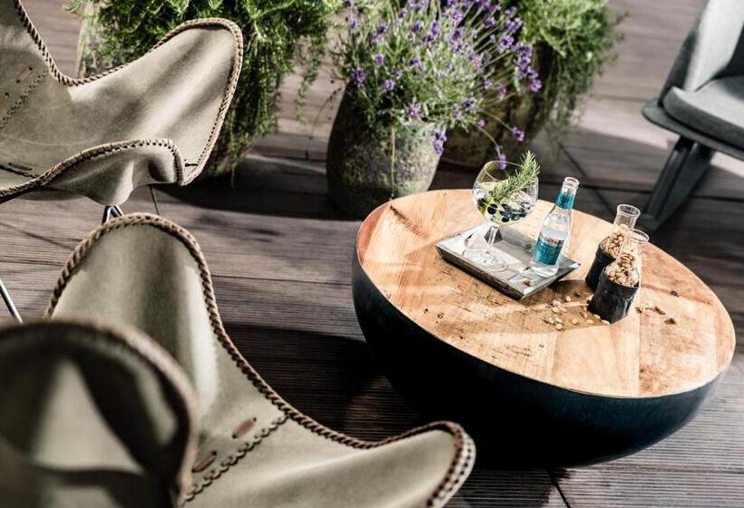 בית מלון כפרי Der Mesnerwirt   4 Superior   Meran 2000