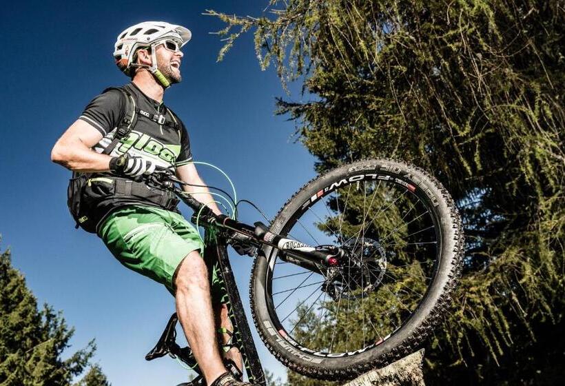 בית מלון כפרי Der Mesnerwirt   4 Superior   Meran 2000