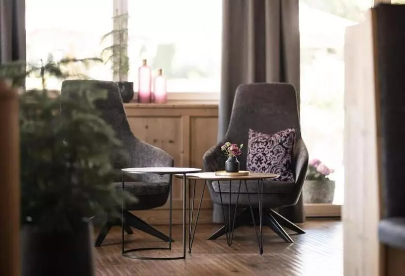 ホテル Der Mesnerwirt   4 Superior   Meran 2000