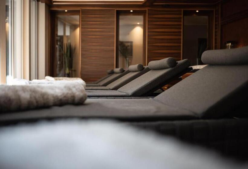 בית מלון כפרי Der Mesnerwirt   4 Superior   Meran 2000