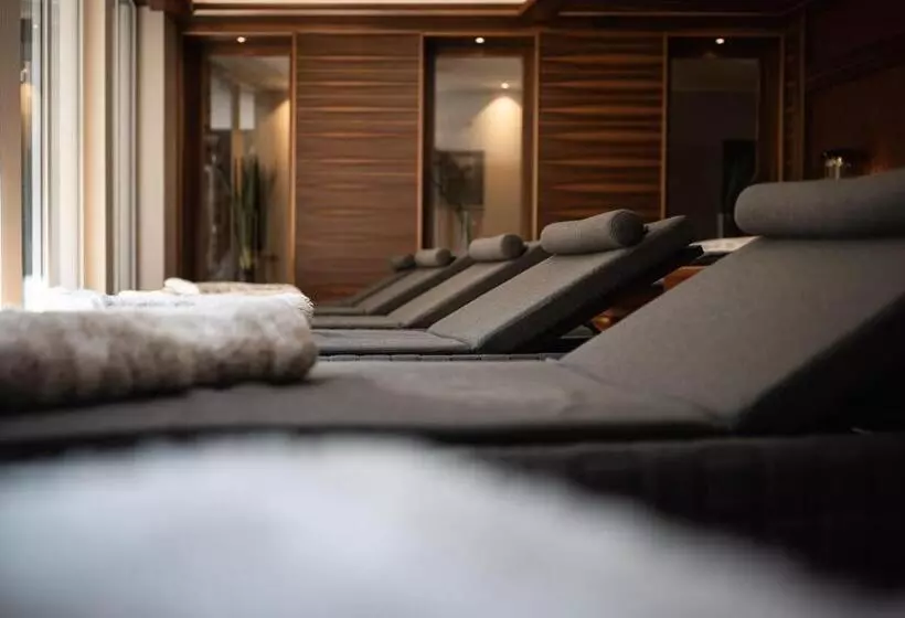 ホテル Der Mesnerwirt   4 Superior   Meran 2000