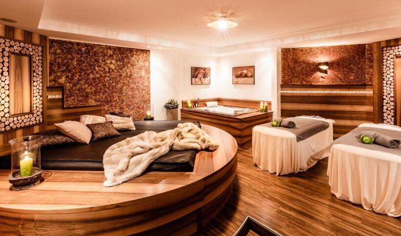 בית מלון כפרי Der Mesnerwirt   4 Superior   Meran 2000