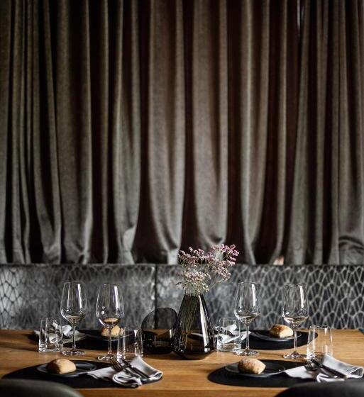 בית מלון כפרי Der Mesnerwirt   4 Superior   Meran 2000