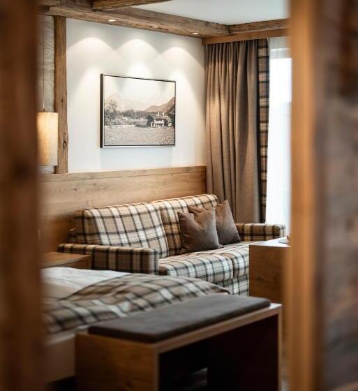 בית מלון כפרי Der Mesnerwirt   4 Superior   Meran 2000