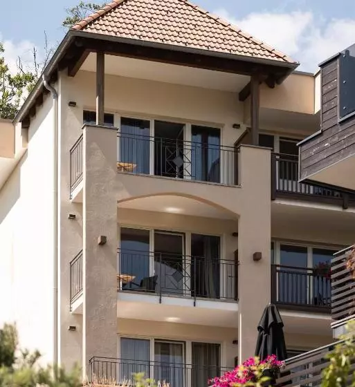 ホテル Der Mesnerwirt   4 Superior   Meran 2000