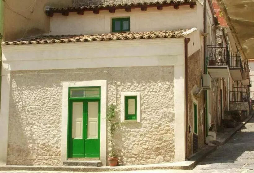 ホテル Diffuso Montedoro