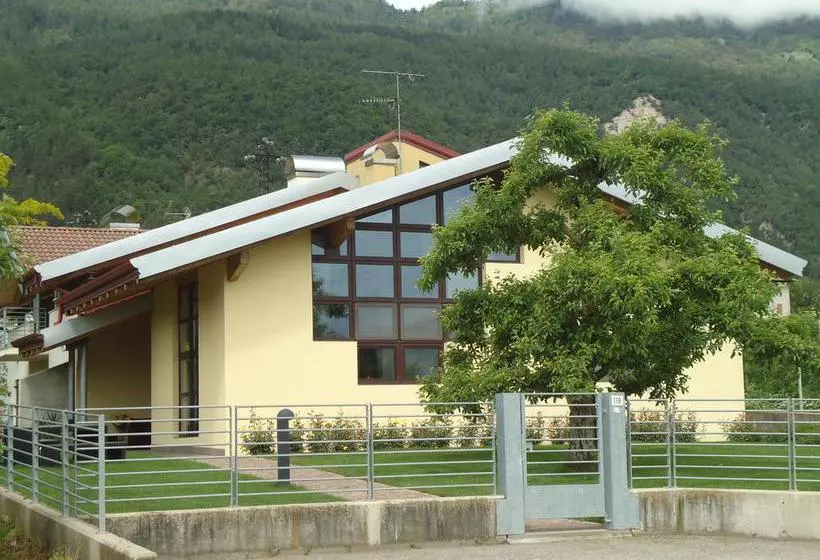 Aamiaismajoitus (B&B) Agritur Deromedi