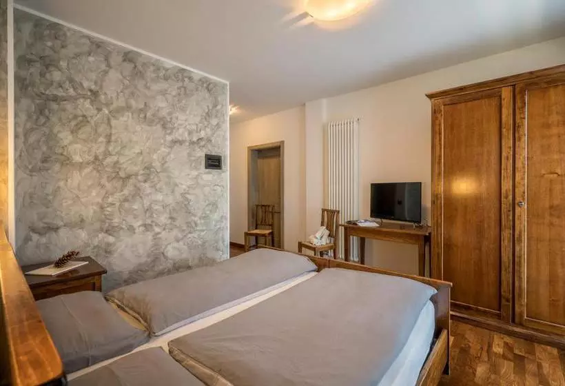 Aamiaismajoitus (B&B) Agritur Deromedi