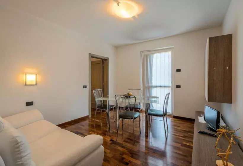 Aamiaismajoitus (B&B) Agritur Deromedi