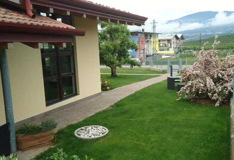 Aamiaismajoitus (B&B) Agritur Deromedi