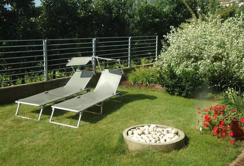 Aamiaismajoitus (B&B) Agritur Deromedi