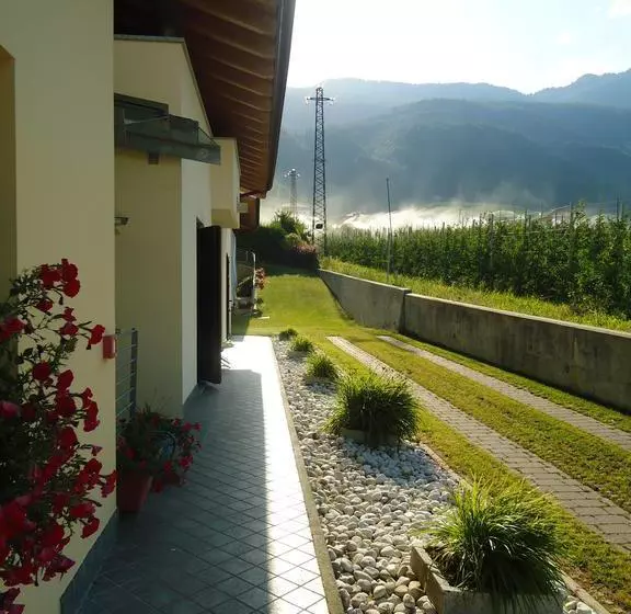 Aamiaismajoitus (B&B) Agritur Deromedi