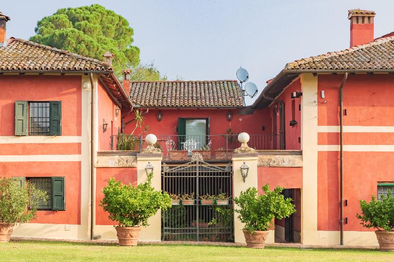 צימר Ca Palazzo Malvasia Bolognarooms