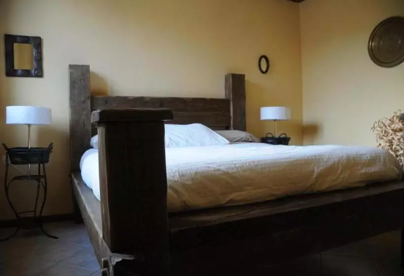 Aamiaismajoitus (B&B) Rivarola Al Tempo Dei Castelli