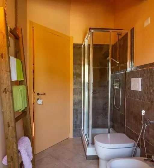 Aamiaismajoitus (B&B) Rivarola Al Tempo Dei Castelli