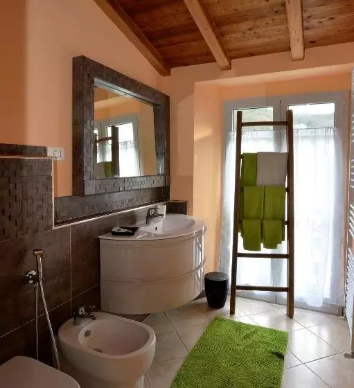 Aamiaismajoitus (B&B) Rivarola Al Tempo Dei Castelli