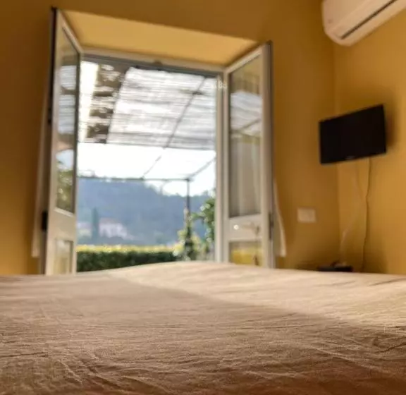 Aamiaismajoitus (B&B) Rivarola Al Tempo Dei Castelli