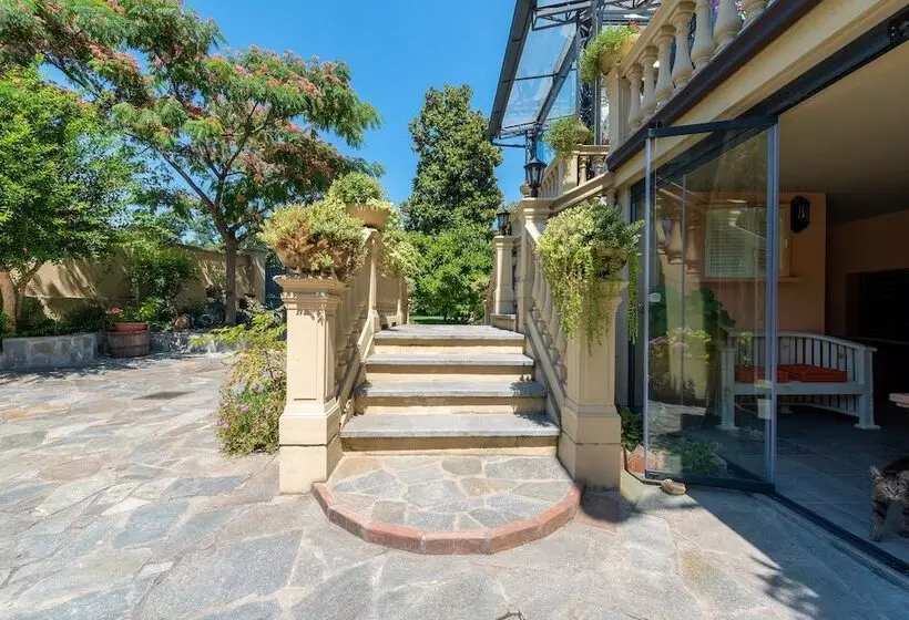 Aamiaismajoitus (B&B) Villa Mery