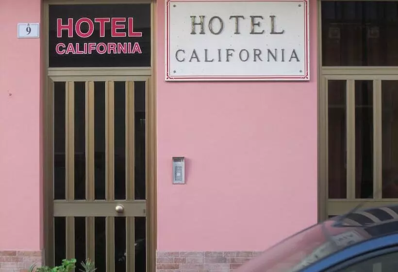 ホテル California