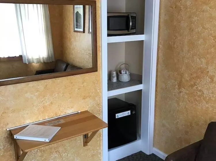 Mt Liberty Cabins And Motel