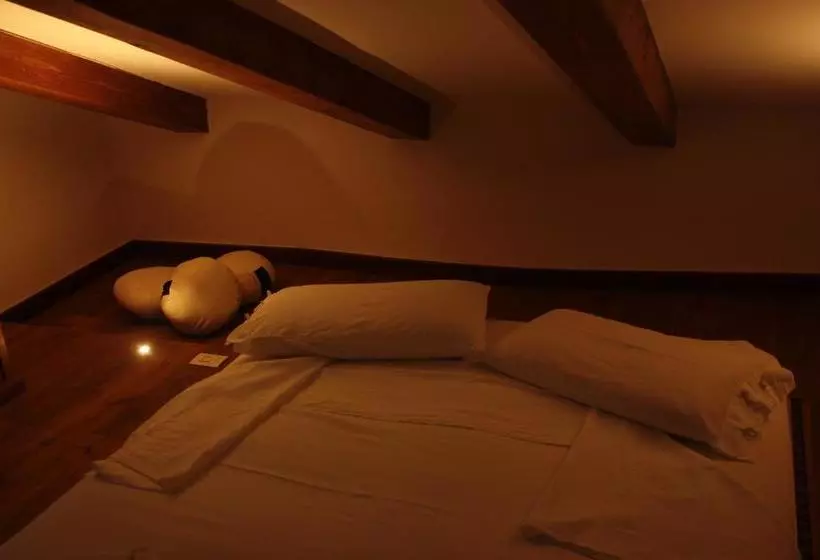 B&b44