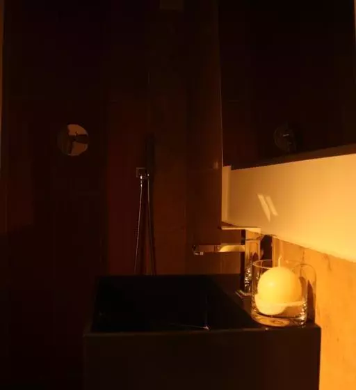 B&b44