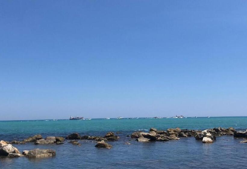 مبيت وإفطار Casale Rocca Fiorita