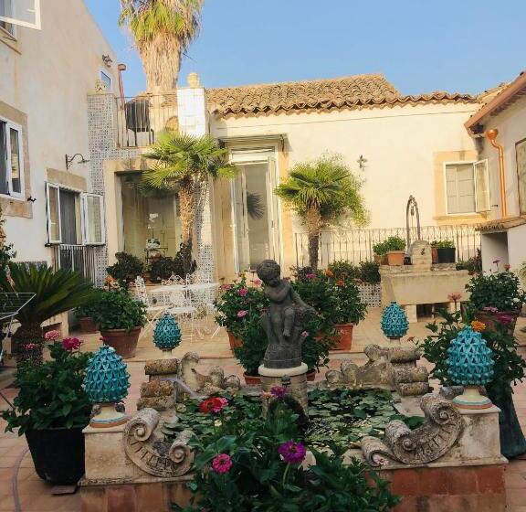 مبيت وإفطار Casale Rocca Fiorita