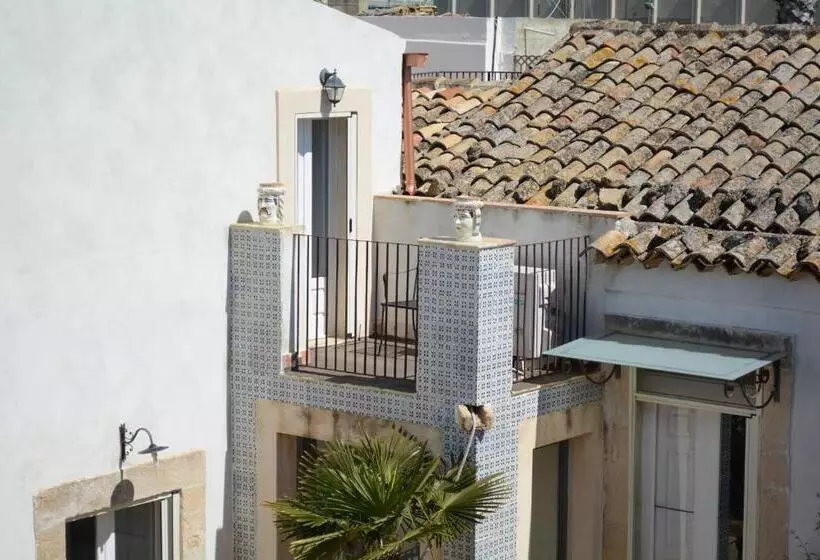 Aamiaismajoitus (B&B) Casale Rocca Fiorita