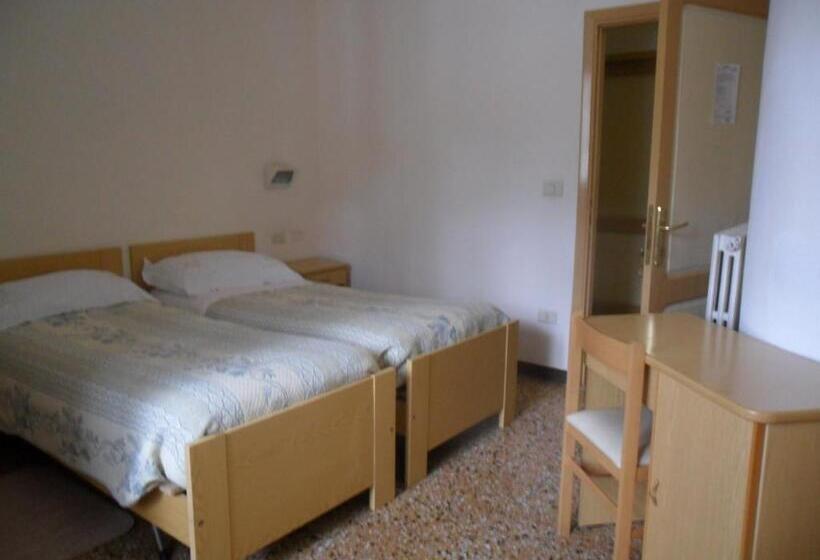 Отель Albergo Giardino