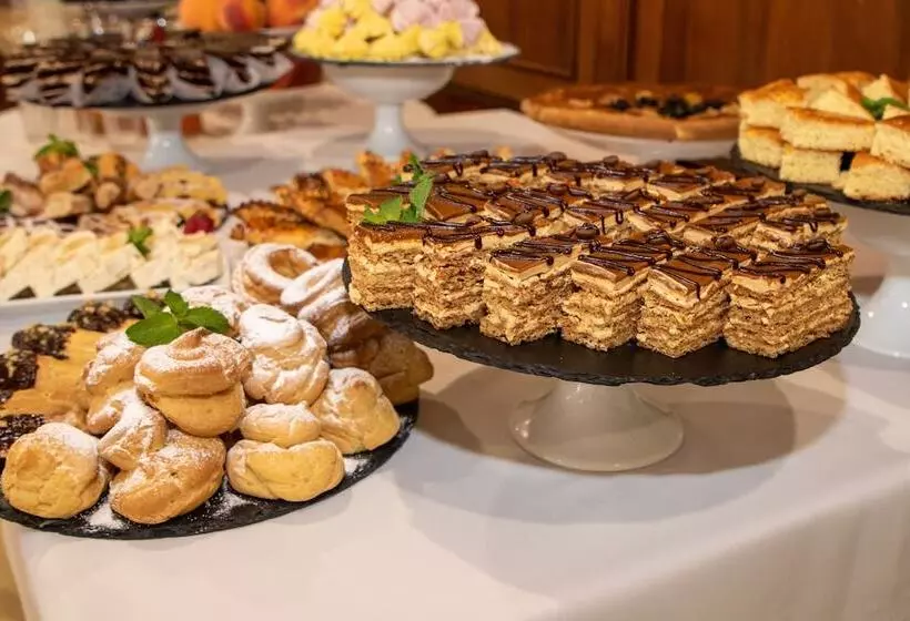 هتل Russia