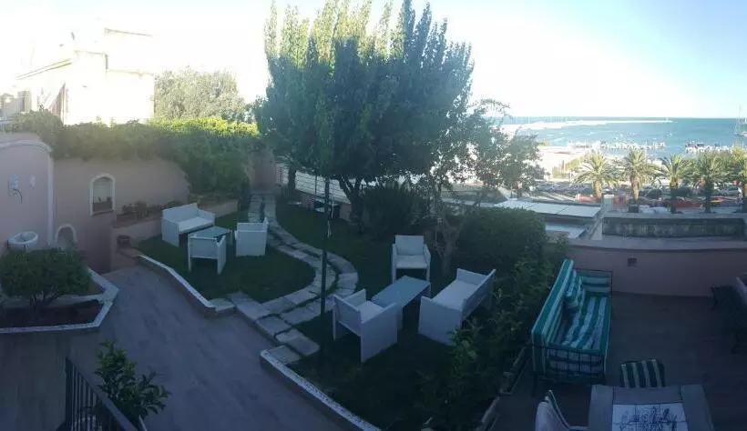 La Dolce Vista   B&b Di Charme