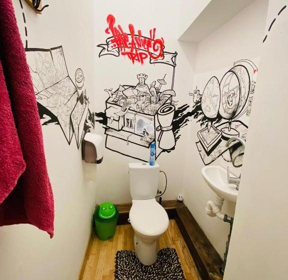 هاستل Jimmy Jumps House