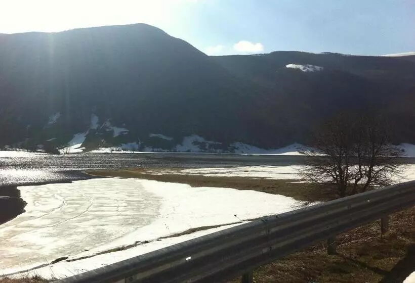 ベッドアンドブレックファースト Albergo Lo Scrigno