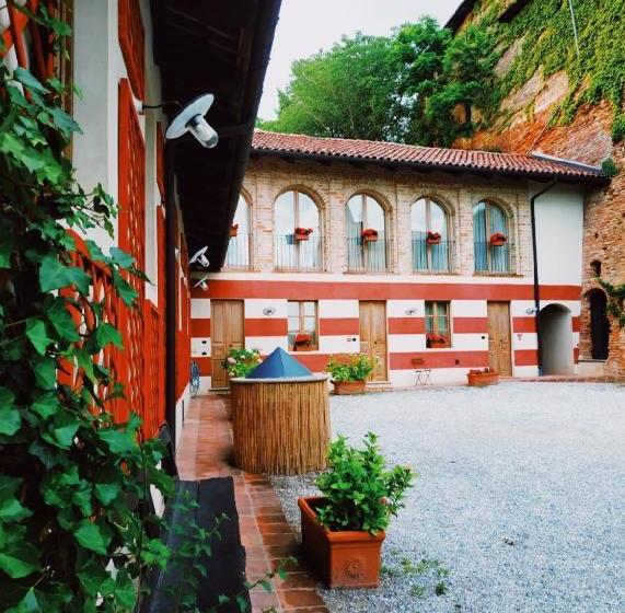 Bed and Breakfast Foresteria Ristorante Conti Roero