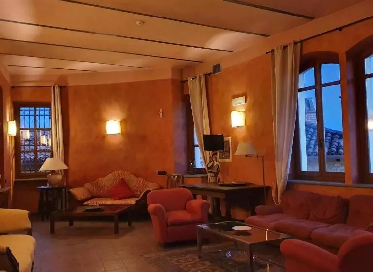 ベッドアンドブレックファースト Foresteria Ristorante Conti Roero