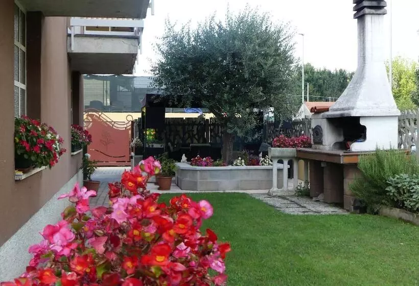 Aamiaismajoitus (B&B) I Fiori Di Malpensa