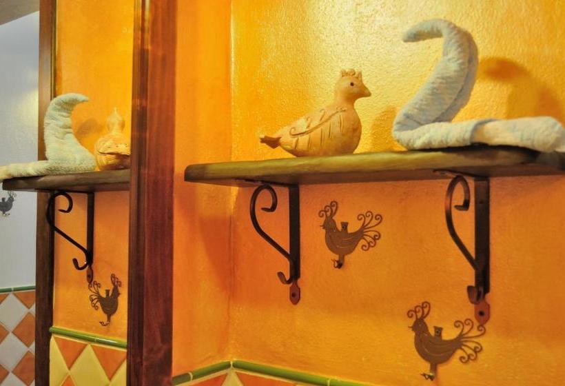 ベッドアンドブレックファースト La Pavoncella