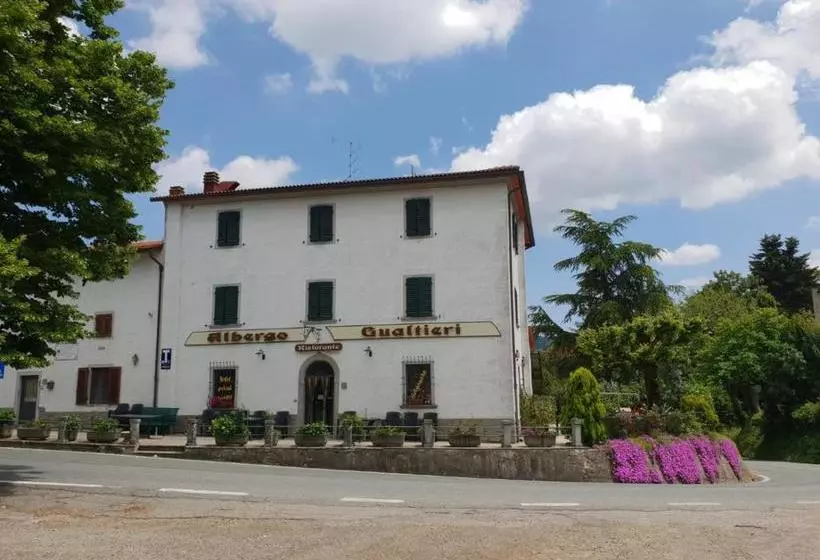 ホテル Albergo Ristorante Gualtieri