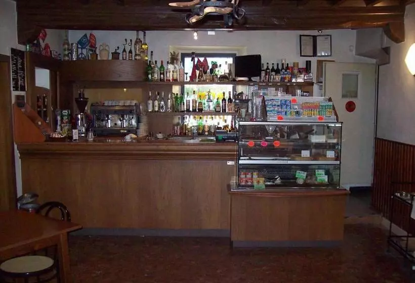 ホテル Albergo Ristorante Gualtieri