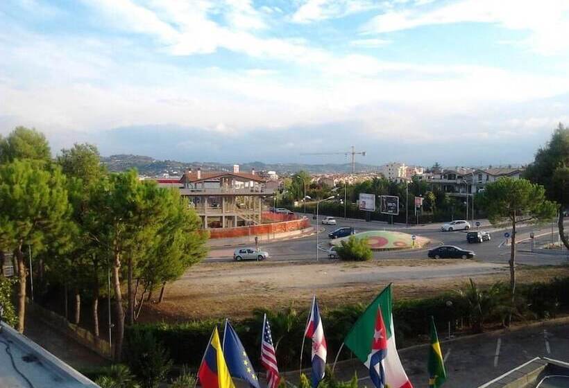 酒店 La Fonte A 300m Uscita A14 Pescara Nord