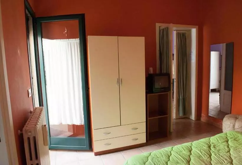 ベッドアンドブレックファースト Bed&breakfast Annapaola