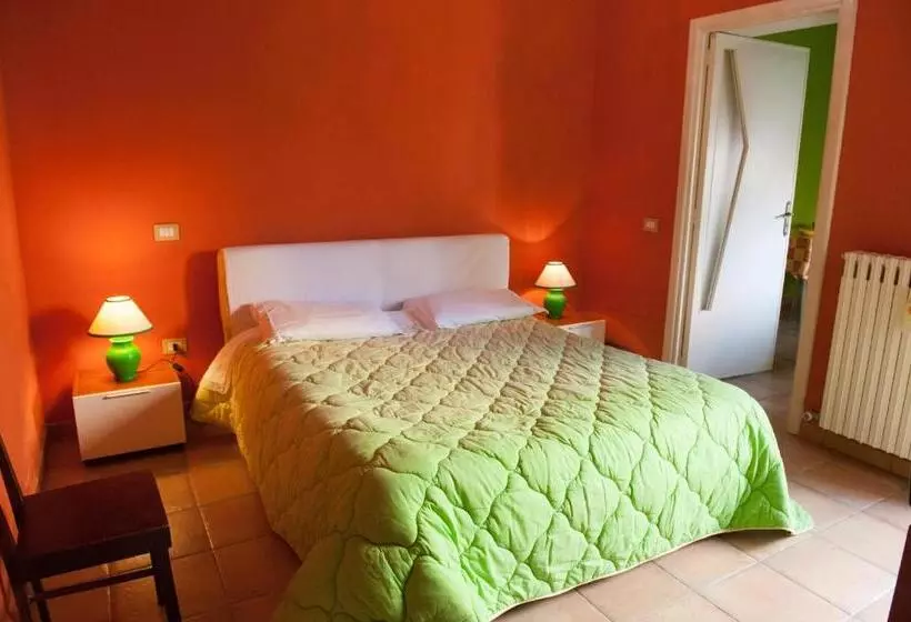 ベッドアンドブレックファースト Bed&breakfast Annapaola
