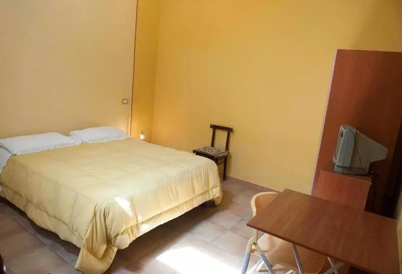 ベッドアンドブレックファースト Bed&breakfast Annapaola