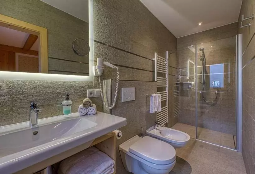 تختخواب و صبحانه Garni Appartments Helvetia